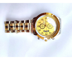 Gold plated round case chronograph watch
