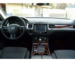 2012 Volkswagen Touareg TDI Very Clean and in good condition - 1